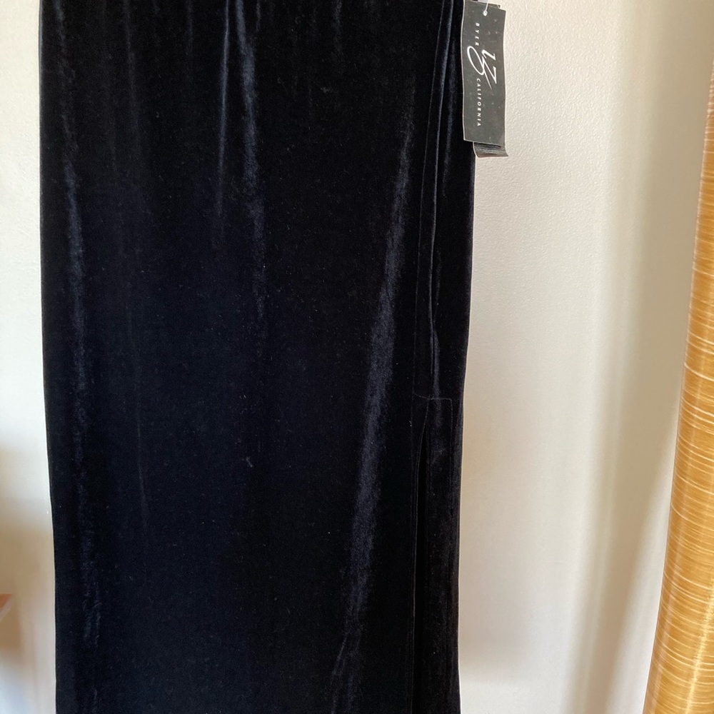 IZ BYER CALIFORNIA S Black Velvet Skirt